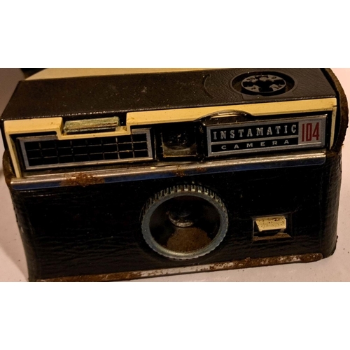 227 - A 1960s KODAK INSTAMATIC 104 CAMERA AND CASE with case, in need of major repairs/cleaning; 11x7x6cm