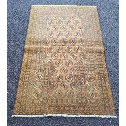 55 - AN ANTIQUE BELOUCH FLOOR RUG / PRAYER RUG, hand-knotted with tradition colour & design. 130 x 80cm.