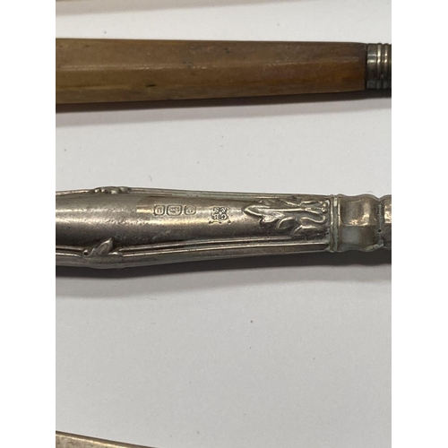 162 - A SILVER FRUIT KNIFE, in the king’s pattern, Maker Cooper Brothers & Sons Ltd, Don Plate Works, Arun... 