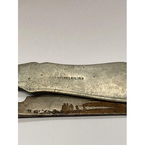 162 - A SILVER FRUIT KNIFE, in the king’s pattern, Maker Cooper Brothers & Sons Ltd, Don Plate Works, Arun... 