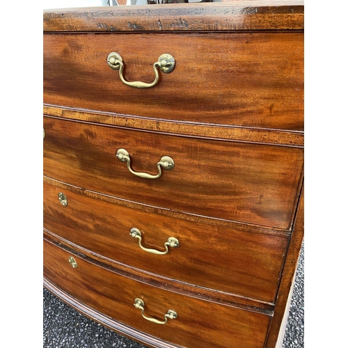 33 - AN EXCELLENT MAHOGANY BOW FRONTED FOUR DRAWER CHEST, four panelled graduated drawers with brass hand... 