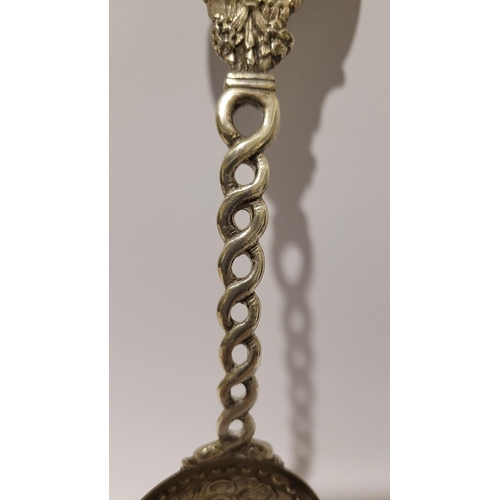 39 - A VERY FINE 19TH CENTURY FRENCH SILVER ‘MARRIAGE’ SPOON, the bowl of the spoon is decorated with a s... 