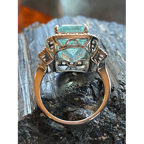 52 - A MAGNIFICENT WHITE GOLD AQUAMARINE & DIAMOND RING, 7.59ct aquamarine surrounded by brilliant cut di... 