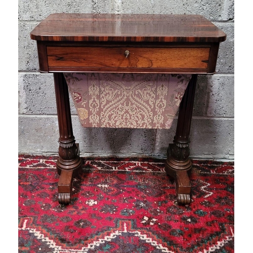 72 - A VERY GOOD QUALITY 19TH CENTURY ROSEWOOD WORK TABLE / LAMP TABLE / SIDE TABLE, the top surface has ... 