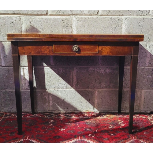 76 - A VERY FINE GEORGIAN SINGLE DRAWER MAHOGANY FOLD OVER TEA TABLE, with satinwood string detail to the... 