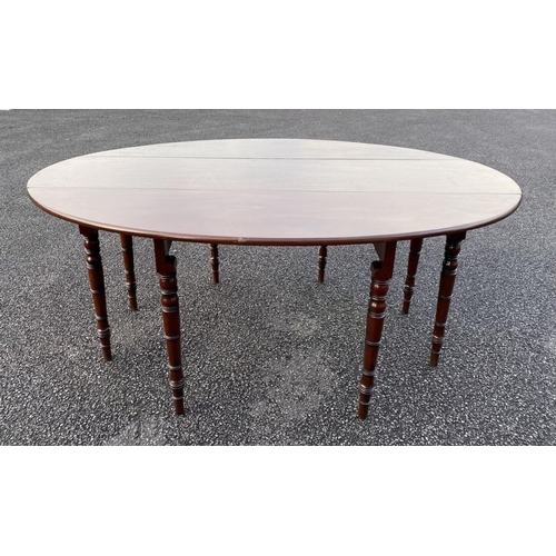 81 - AN IRISH RECENCY PERIOD MAHOGANY HUNTING/WAKES TABLE, the rectangular top with curved ends and D-sha... 