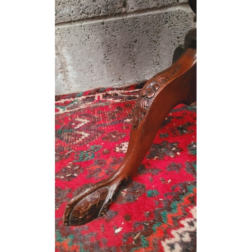 99 - A VERY FINE 19TH CENTURY STYLE MAHOGANY PIE-CRUST EDGED TIP UP TABLE, with lovely scalloped edge hav... 