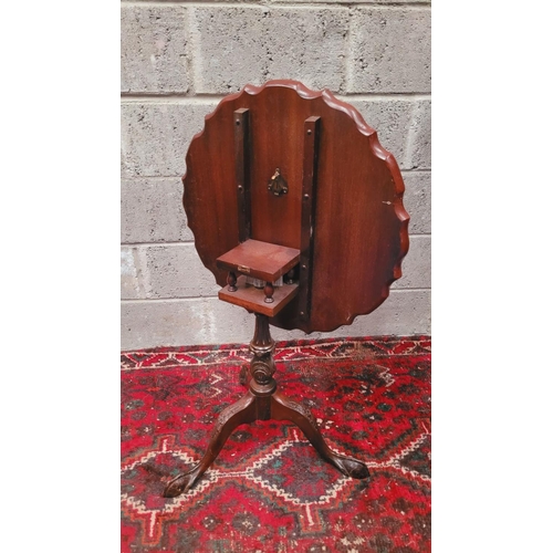 99 - A VERY FINE 19TH CENTURY STYLE MAHOGANY PIE-CRUST EDGED TIP UP TABLE, with lovely scalloped edge hav... 