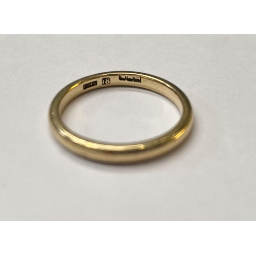 113 - AN 18CT YELLOW GOLD BAND RING, Maker JM&C, Marked 18k, ring size: O/P