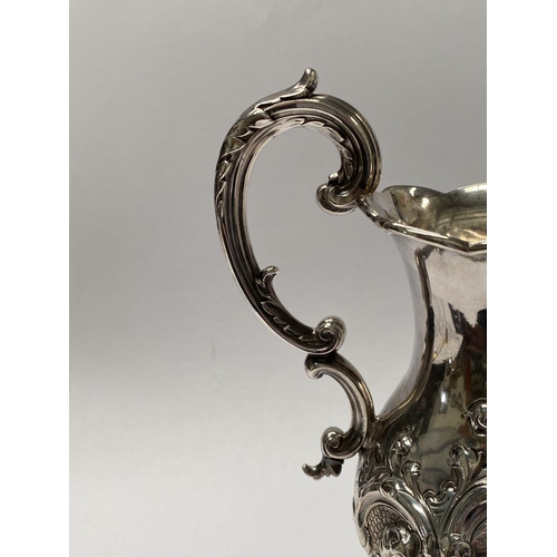 16 - AN EXCELLENT EDWARD VII SILVER DECORATIVE PITCHER, Maker Edward & John Barnard London, c.1859, bulbo... 