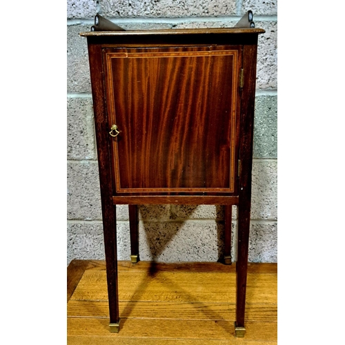 51 - A GEORGIAN STYLE BEDSIDE LOCKER with ebony and satinwood stringing and crossbanded veneer on locker ... 