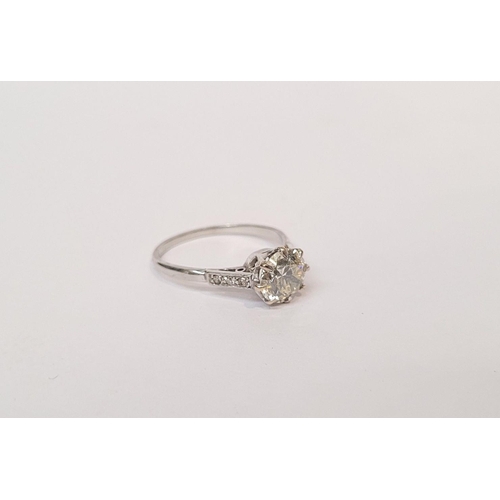 64 - A LOVELY SOLITAIRE DIAMOND RING, a perfect gift for the one you love! The central raised crown set d... 