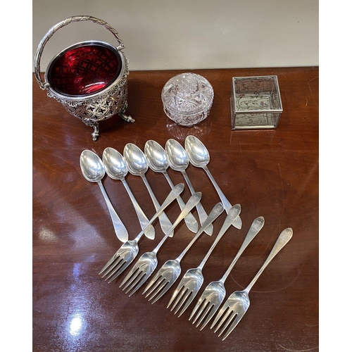 68 - A SET OF SIX TIFFANY & CO. STERLING SILVER FORKS, marked ‘Tiffany & Co. Sterling’ to handle, with en... 