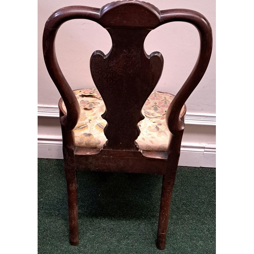 87 - A GOOD MAHOGANY AND ROSEWOOD VENEER IRISH QUEEN-ANNE DINING CHAIR with clam cartouche to the top-rai... 