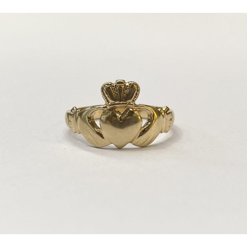 97 - A TRADITIONAL 10CT YELLOW GOLD IRISH CLADDAGH RING, Makers marks JC, Hallmarks rubbed, Marked Made i... 