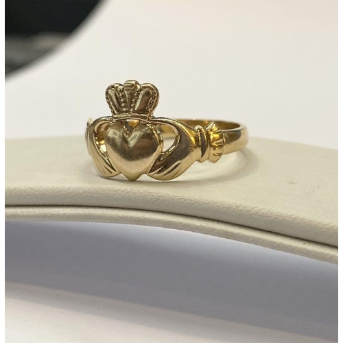 97 - A TRADITIONAL 10CT YELLOW GOLD IRISH CLADDAGH RING, Makers marks JC, Hallmarks rubbed, Marked Made i... 