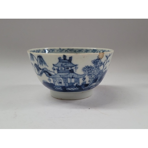 116 - A CHINESE BLUE & WHITE PORCELAINE TEA BOWL & SAUCER, late 18th century / early 19th century, decorat... 