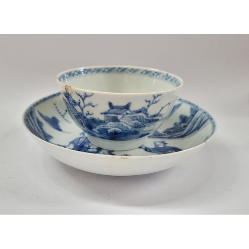 116 - A CHINESE BLUE & WHITE PORCELAINE TEA BOWL & SAUCER, late 18th century / early 19th century, decorat... 