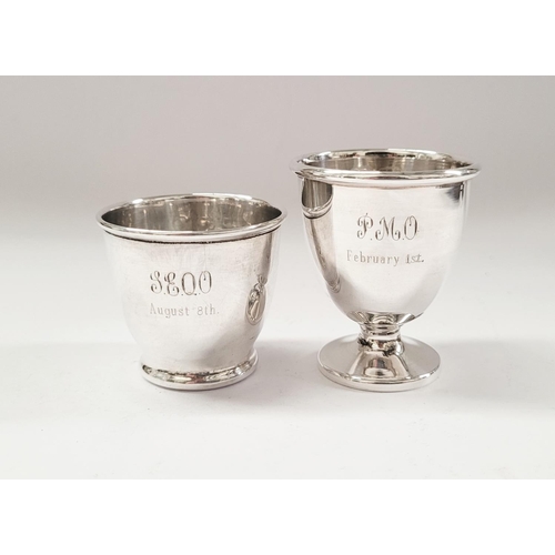 119 - TWO SILVER EGG CUPS; (i) An Irish silver egg cup, by the J.M & Co., Dublin hallmarks; date letter of... 