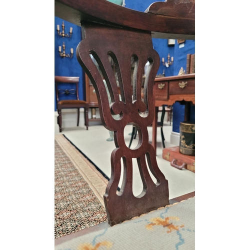 124 - AN EDWARDIAN MAHOGANY INLAID CORNER CHAIR, with raised crest rail decorated with marquetry inlay of ... 