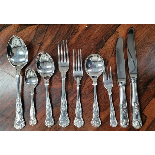 136 - A CASED NEWBRIDGE SILVERWARE CUTLERY SET, with pieces to suit a seating of 6, some extra pieces. Inc... 