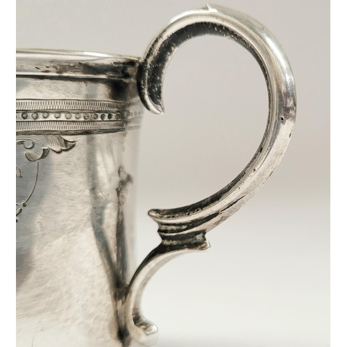 15 - A VERY FINE LATE 19TH CENTURY SILVER CHRISTENING MUG DECORATED WITH BEAUTIFUL FLORAL BOUGH ENGRAVED ... 