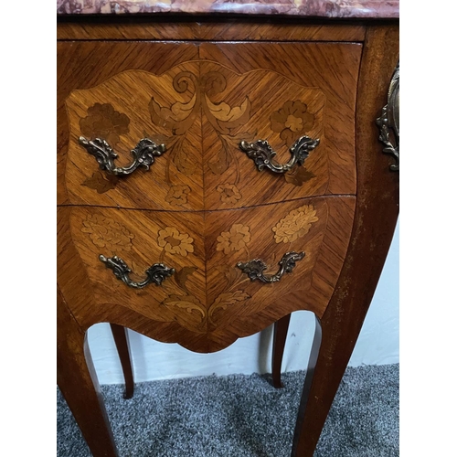 155 - A WELL MADE EARLY 20TH CENTURY FRENCH LOUIS XV STYLE KINGWOOD VEENERED & MARQUETRY INLAID MARBLE TOP... 