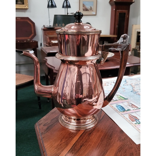 168 - A LOVELY VINTAGE POLISHED COPPER TEA/COFFEE POT, with removable strainer section. Nice detail to the... 