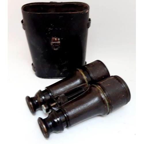 174 - A CASED FRENCH BINOCULARS, in leather case with integrated compass, circa 1900. Stamped Sans Rivale,... 