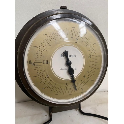 185 - A VINTAGE BELGIAN HANGING KITCHEN SCALES, Maker Brabantia, with circular brass tray inset that also ... 