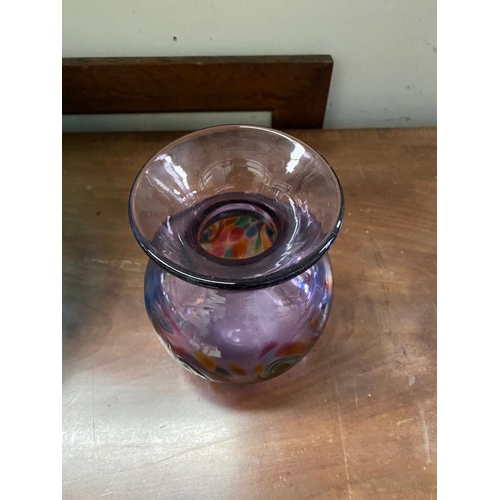 186 - A MID CENTURY ART GLASS LOT TO INCLUDE (i) a decorative multi coloured vase, with painted swirl desi... 