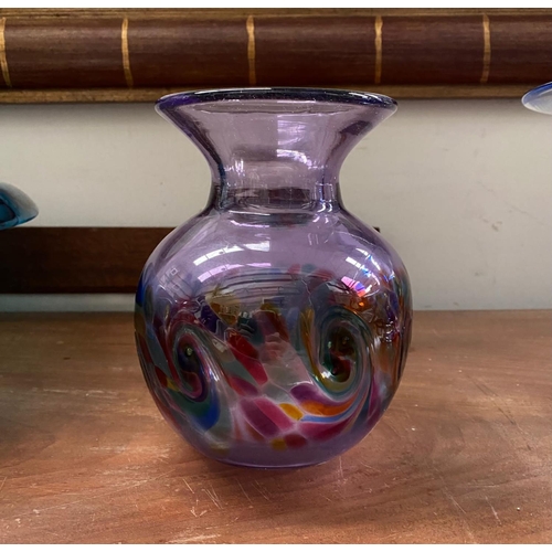 186 - A MID CENTURY ART GLASS LOT TO INCLUDE (i) a decorative multi coloured vase, with painted swirl desi... 