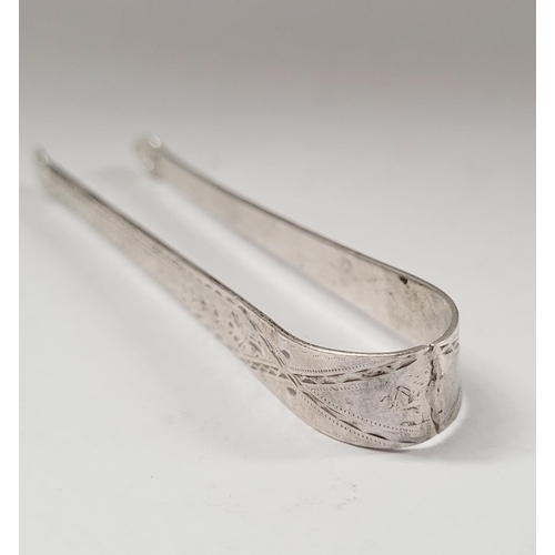 191 - A MIXED SILVER & SILVER PLATE LOT; Includes sugar tongs & tea spoons; two silver plated tongs – one ... 