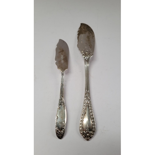 195 - A COLLECTION OF LATE 19TH / EARLY 20TH CENTURY SILVER & SILVER PLATE CUTLERY, including (i) a Sheffi... 