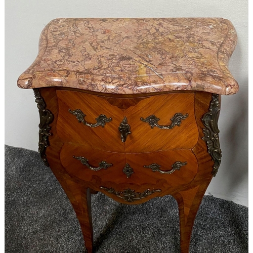 22 - A HANDSOME PAIR OF WELL MADE EARLY 20TH CENTURY FRENCH LOUIS XV STYLE KINGWOOD VEENERED & MARQUETRY ... 