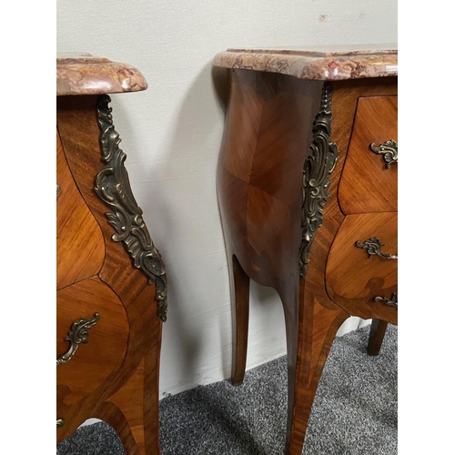 22 - A HANDSOME PAIR OF WELL MADE EARLY 20TH CENTURY FRENCH LOUIS XV STYLE KINGWOOD VEENERED & MARQUETRY ... 