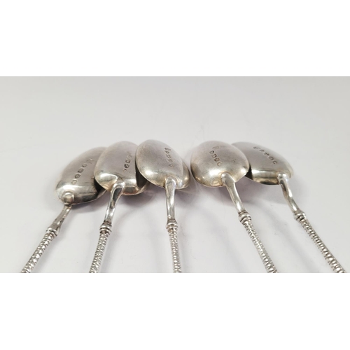 50 - A FINE SET OF FIVE LATE 19TH CENTURY SILVER TEA SPOONS, with decorative stems. London, date letter o... 