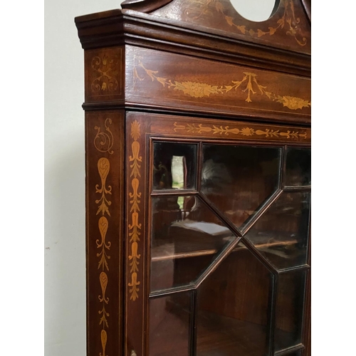 59 - A BEAUTIFULLY INLAID EDWARDIAN MAHOGANY ASTRAGAL GLAZED CORNER CABINET, in the Edwards & Roberts sty... 