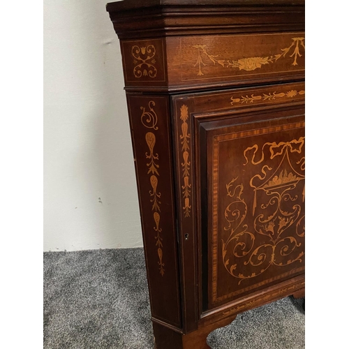 59 - A BEAUTIFULLY INLAID EDWARDIAN MAHOGANY ASTRAGAL GLAZED CORNER CABINET, in the Edwards & Roberts sty... 