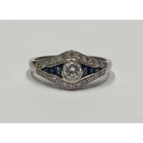 6 - A BEAUTIFUL 18CT WHITE GOLD ART DECO DIAMOND AND SAPPHIRE RING, central .25ct round brilliant cut di... 