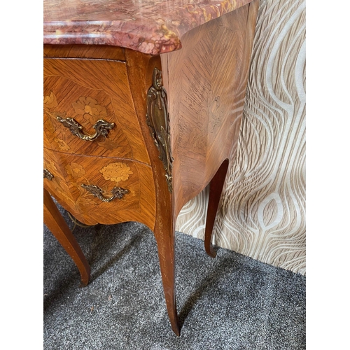 103 - A GOOD MARQUETRY INLAID BOMBE SHAPED TWO DRAWER MARBLE TOPPED CABINET / BEDSIDE / LAMP CABINET, the ... 