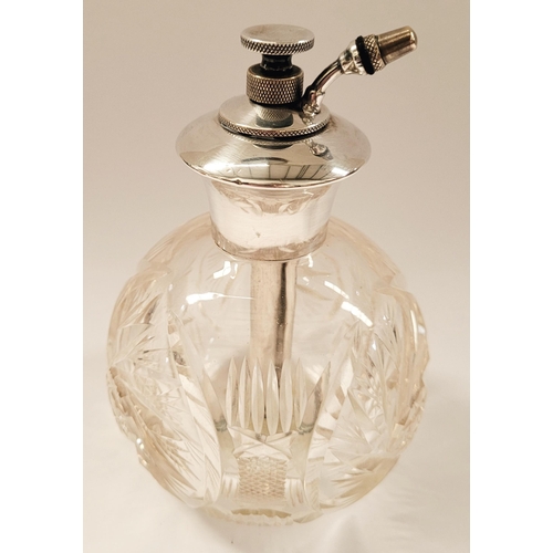 11 - A BEAUTIFUL STERLING SILVER TOPPED ANTIQUE PERFUME ATOMISER PUMP BOTTLE, the bottle is beautifully d... 