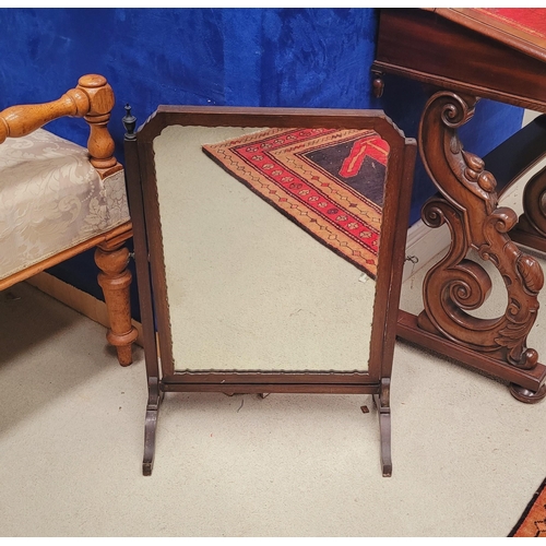 138 - A GOOD QUALITY LATE 19TH / EARLY 20TH CENTURY MAHOGANY VANITY SWING TABLE MIRROR, the mirror is fram... 