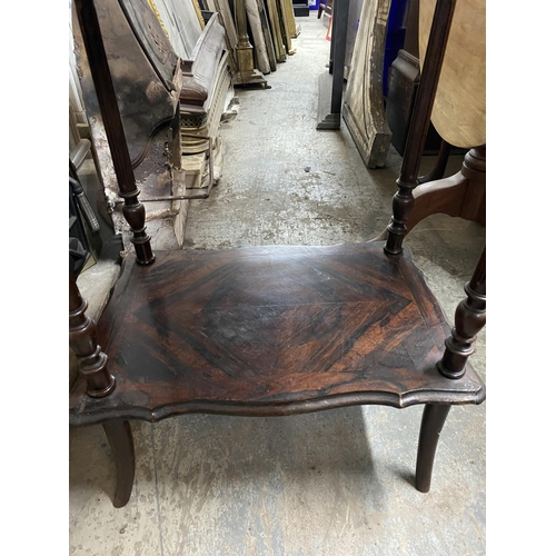 152 - A 19TH CENTURY ROSEWOOD CROSSBANDED SEWING TABLE/LAMP TABLE/DRESSING TABLE, shaped top opening to fi... 