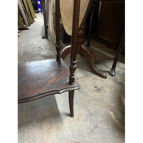 152 - A 19TH CENTURY ROSEWOOD CROSSBANDED SEWING TABLE/LAMP TABLE/DRESSING TABLE, shaped top opening to fi... 