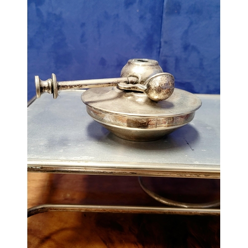 177 - AN EARLY 20TH CENTURY SILVER PLATED WARMING PLATE, complete with spirit burner. An elegant piece of ... 