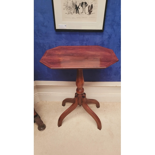 196 - A GOOD QUALITY MAHOGANY REGENCY OCTAGONAL STRING INLAID SIDE TABLE / LAMP TABLE, the top sits upon a... 