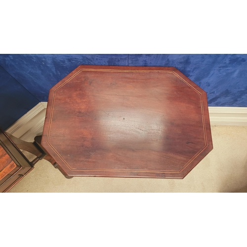 196 - A GOOD QUALITY MAHOGANY REGENCY OCTAGONAL STRING INLAID SIDE TABLE / LAMP TABLE, the top sits upon a... 