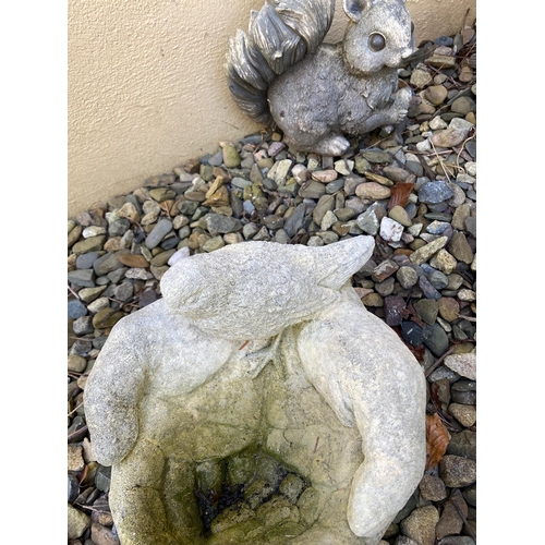 203 - A LOVELY STONE GARDEN ORNAMENT IN THE FORM OF TWO HANDS WITH A LITTLE BIRD PIRCHED UPON THEM, a love... 