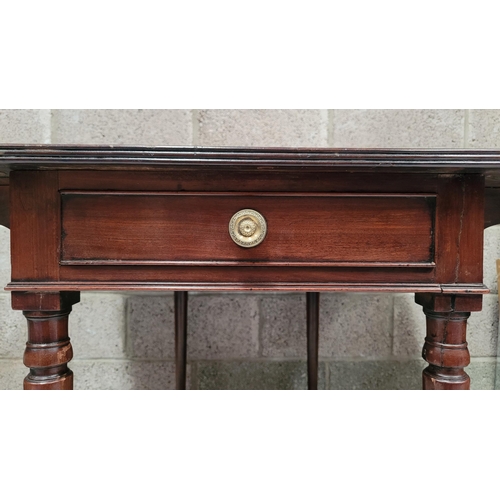 21 - AN EXCELLENT IRISH GEORGIAN DROP LEAF PEMBROKE TABLE, circa 1790 with a chamfered edge on ring turne... 